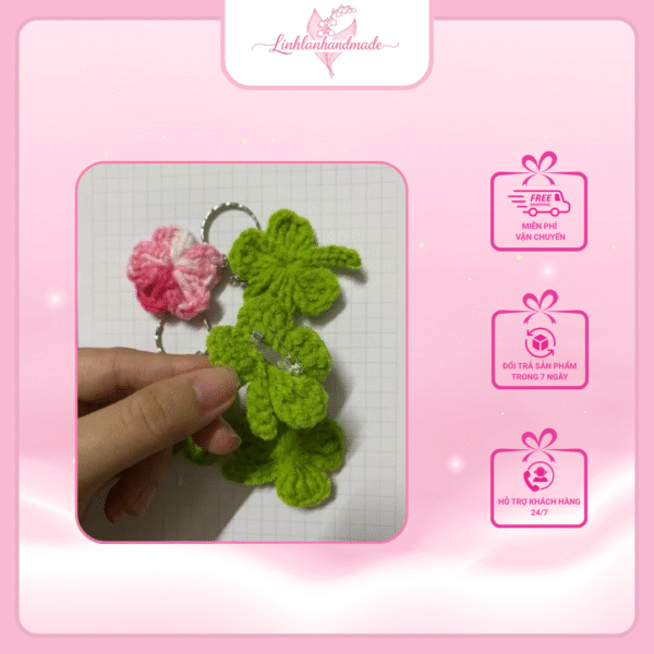 Móc khóa cỏ bốn lá len handmade